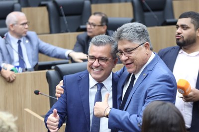 SESSÃO PLENÁRIA 06 (4) DR VINICIUS E JOAO MADSON.jpg