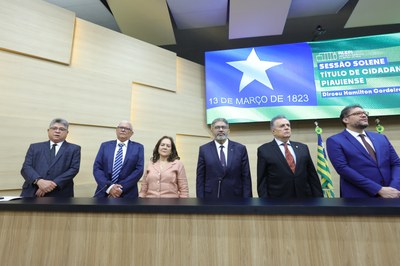 SESSÃO SOLENE TÍTULO DE CIDADANIA AO SR DIRCEU HAMILTON CORDEIRO CAMPELO - FOTOS REGIS FALCÃO ASCOM ALEPI (14).jpg