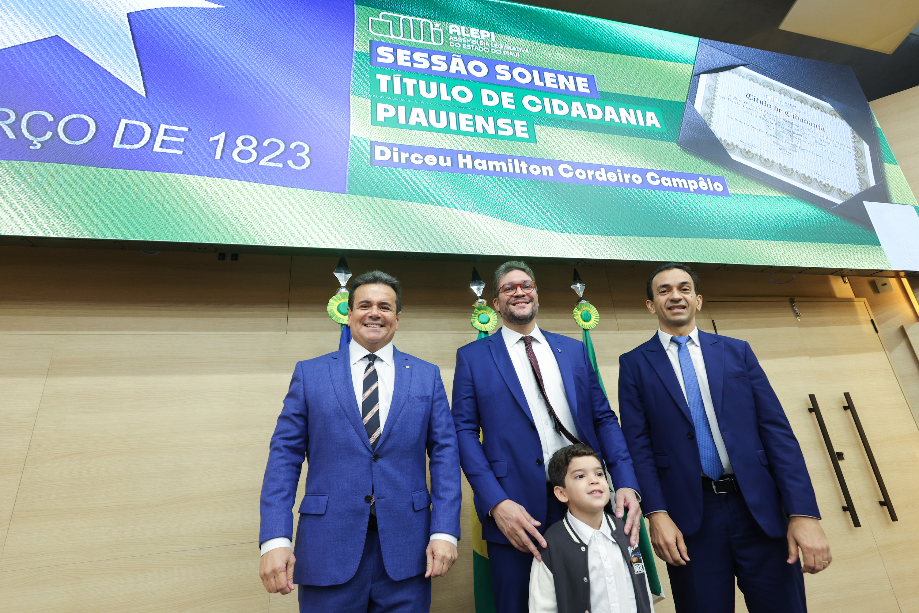 SESSÃO SOLENE TÍTULO DE CIDADANIA AO SR DIRCEU HAMILTON CORDEIRO CAMPELO - FOTOS REGIS FALCÃO ASCOM ALEPI (33).jpg