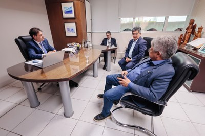 REUNIÃO DA MESA DIRETORA 12 (1).jpg