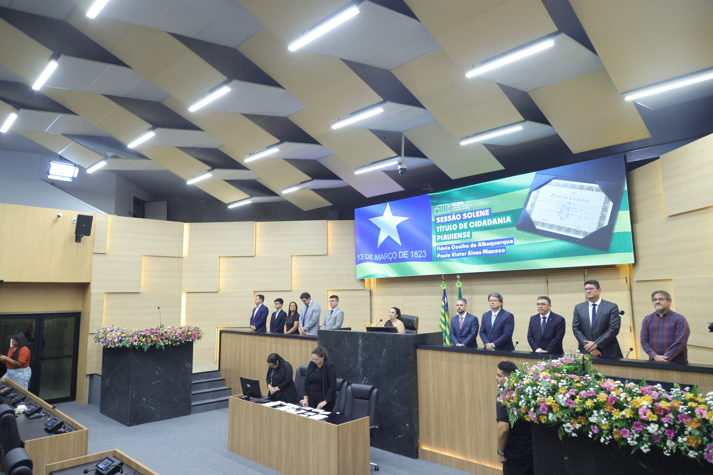 SESSAO SOLENE TITULO DE CIDADANIA AOS SRS FLAVIO COELHO DE ALBUQUERQUE  E PAULO VICTOR ALVES MANECO - FOTOS REGIS FALCÃO ASCOM ALEPI (12).jpg