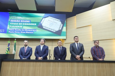 SESSAO SOLENE TITULO DE CIDADANIA AOS SRS FLAVIO COELHO DE ALBUQUERQUE  E PAULO VICTOR ALVES MANECO - FOTOS REGIS FALCÃO ASCOM ALEPI (13).jpg