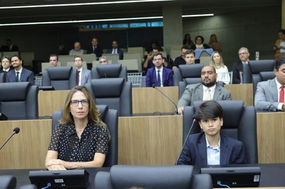 SESSAO SOLENE TITULO DE CIDADANIA AOS SRS FLAVIO COELHO DE ALBUQUERQUE  E PAULO VICTOR ALVES MANECO - FOTOS REGIS FALCÃO ASCOM ALEPI (8).jpg