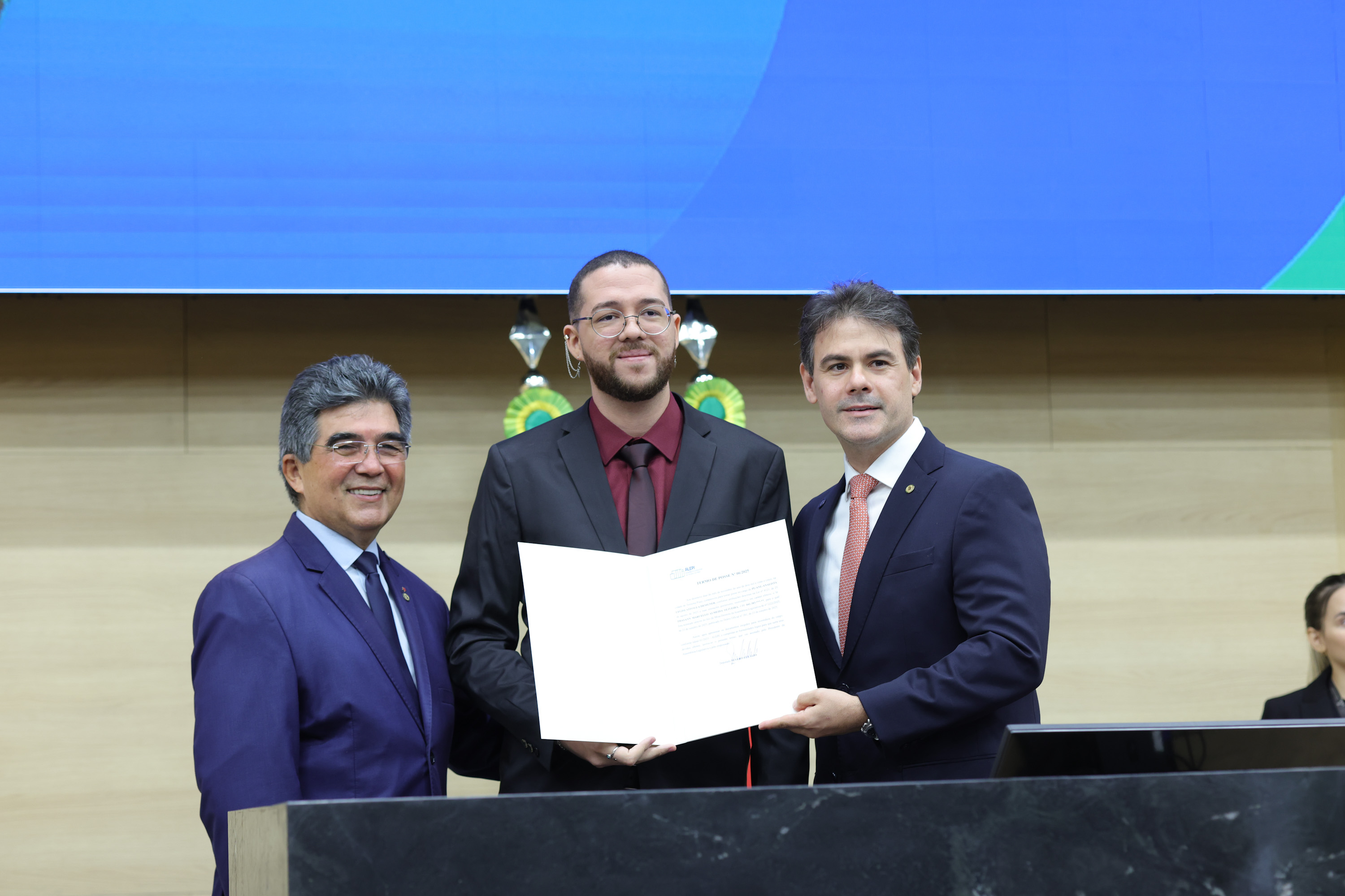 SESSÃO SOLENE POSSE DOS SERVIDORES CONCURSADOS - FOTOS REGIS FALCÃO ASCOM ALEPI (17).jpg