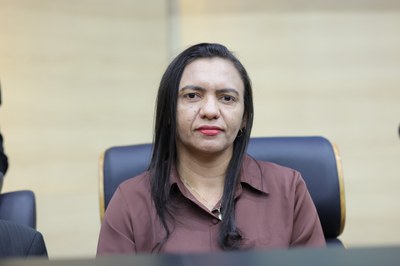 SESSÃO SOLENE TÍTULO DE CIDADANIA À REJANE TAVARES DA SILVA E À  ANA BEATRIZ MARTINS DOS SANTOS SERRAINE (15).jpg