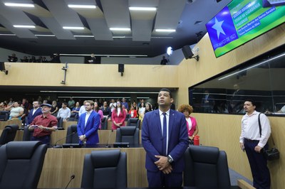 SESSÃO SOLENE TÍTULO DE CIDADANIA À REJANE TAVARES DA SILVA E À  ANA BEATRIZ MARTINS DOS SANTOS SERRAINE (2).jpg