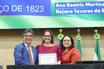 SESSÃO SOLENE TÍTULO DE CIDADANIA À REJANE TAVARES DA SILVA E À  ANA BEATRIZ MARTINS DOS SANTOS SERRAINE (27).jpg