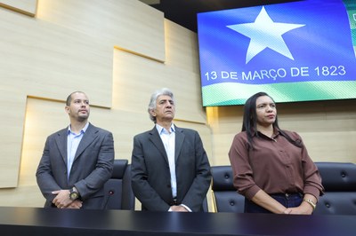 SESSÃO SOLENE TÍTULO DE CIDADANIA À REJANE TAVARES DA SILVA E À  ANA BEATRIZ MARTINS DOS SANTOS SERRAINE (4).jpg