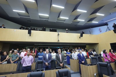 SESSÃO SOLENE TÍTULO DE CIDADANIA À REJANE TAVARES DA SILVA E À  ANA BEATRIZ MARTINS DOS SANTOS SERRAINE (8).jpg