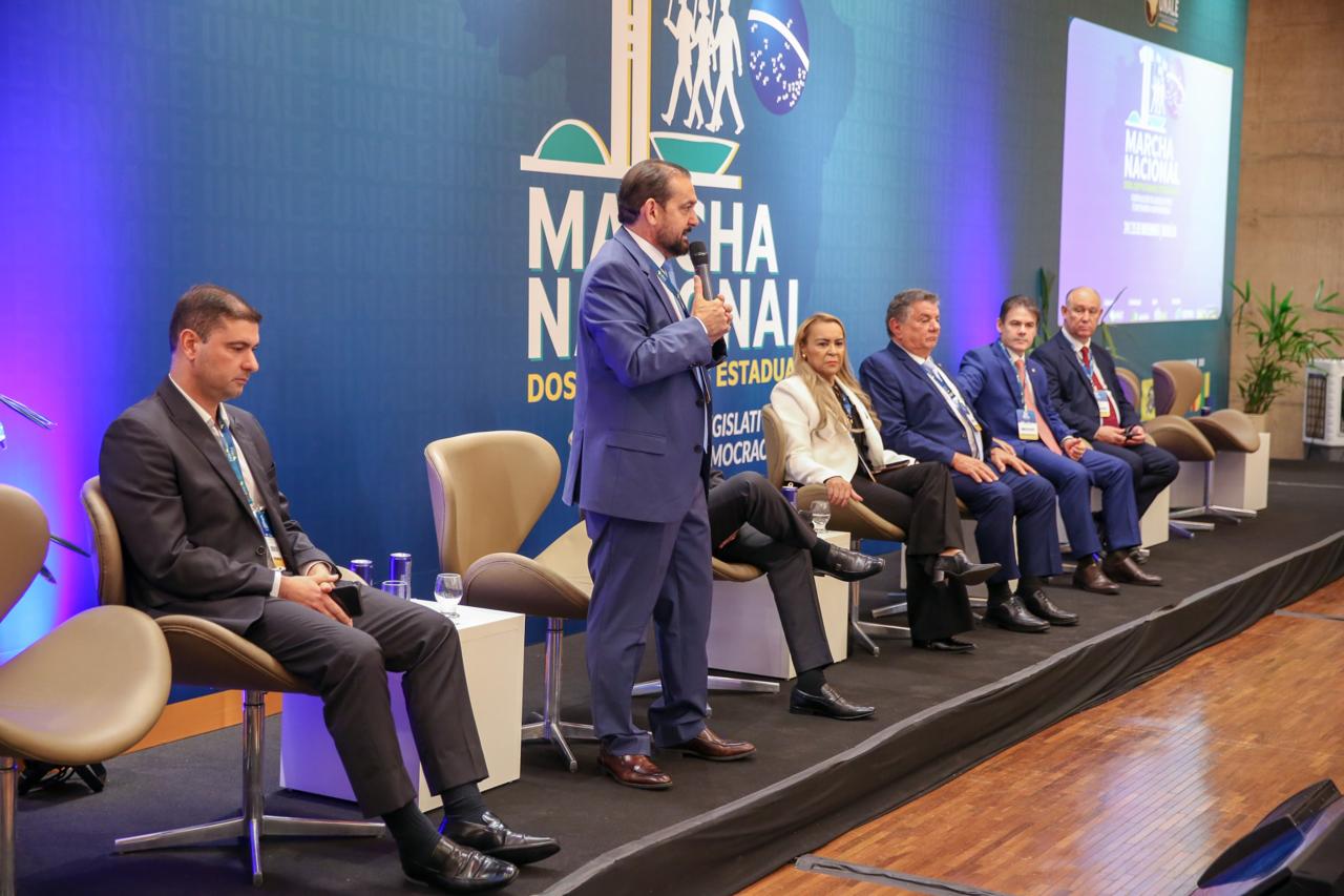 DE SEVERO EULÁLIO NA PRIMEIRA MACHA DOS DEPUTADOS (2).jpeg