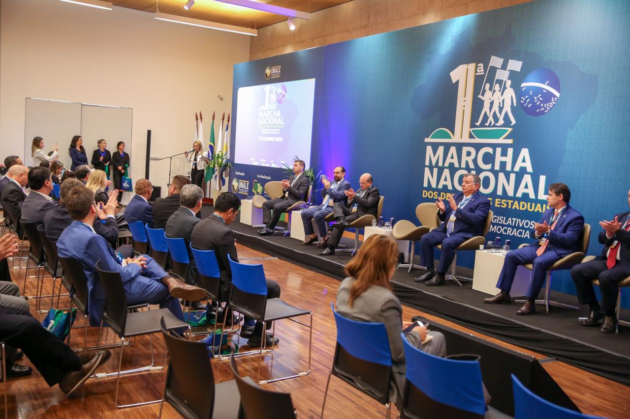 DE SEVERO EULÁLIO NA PRIMEIRA MACHA DOS DEPUTADOS (4).jpeg