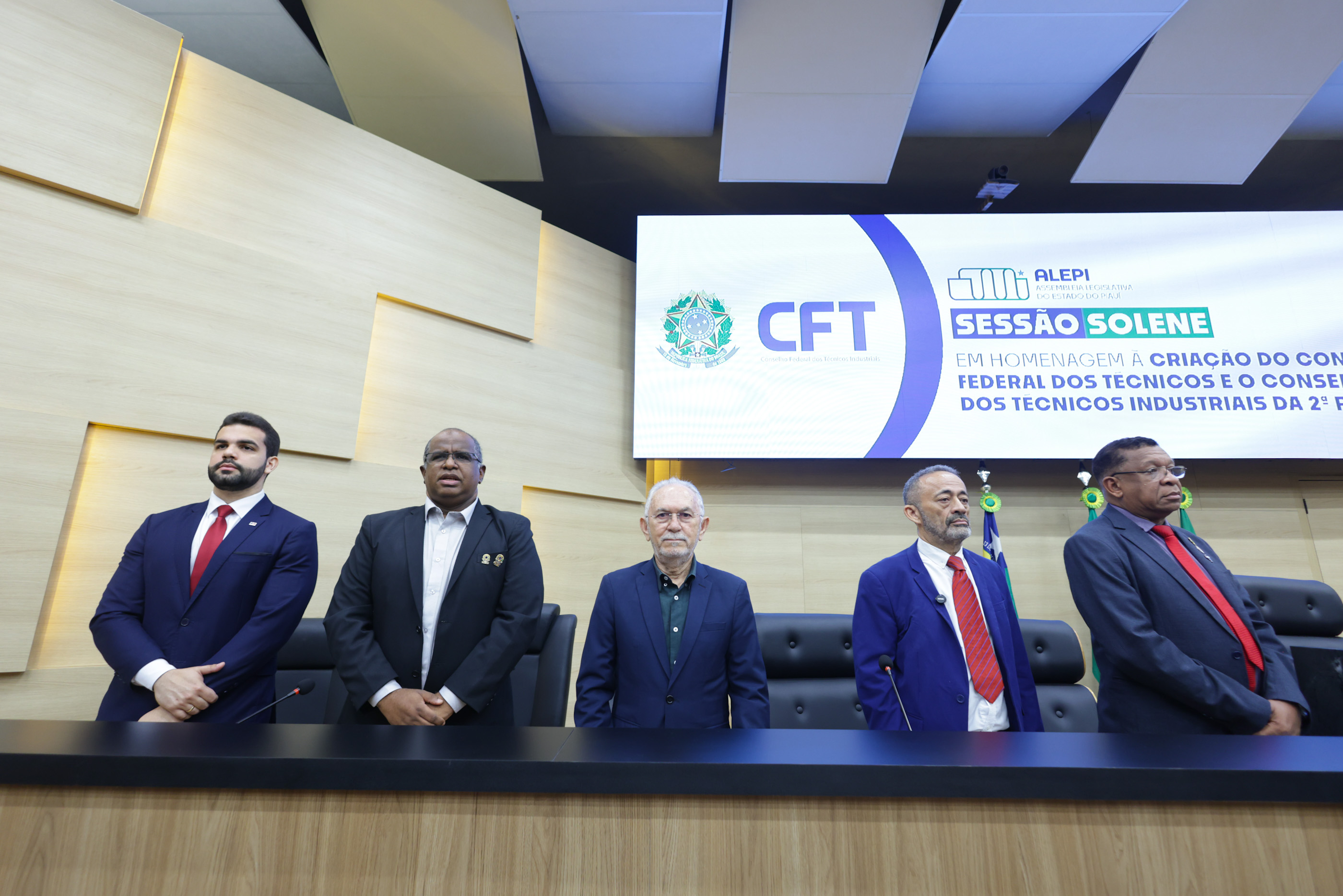 SESSÃO SOLENE  PELA CRIAÇÃO DO CONSELHO FEDERAL DOS TÉCNICOS E CONSELHO REGIONAL DOS TÉCNICOS INDUSTRIAIS DA 2A REGIÃO (13).jpg