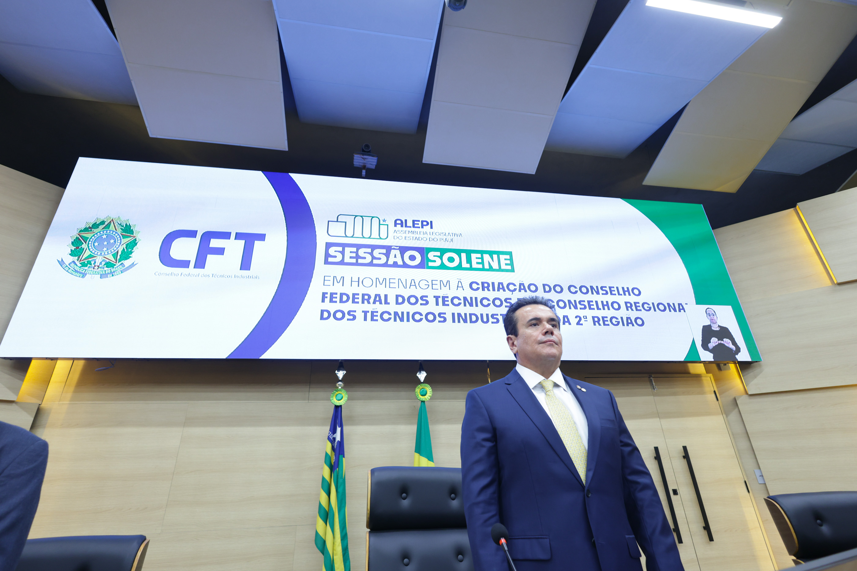 SESSÃO SOLENE  PELA CRIAÇÃO DO CONSELHO FEDERAL DOS TÉCNICOS E CONSELHO REGIONAL DOS TÉCNICOS INDUSTRIAIS DA 2A REGIÃO (15).jpg