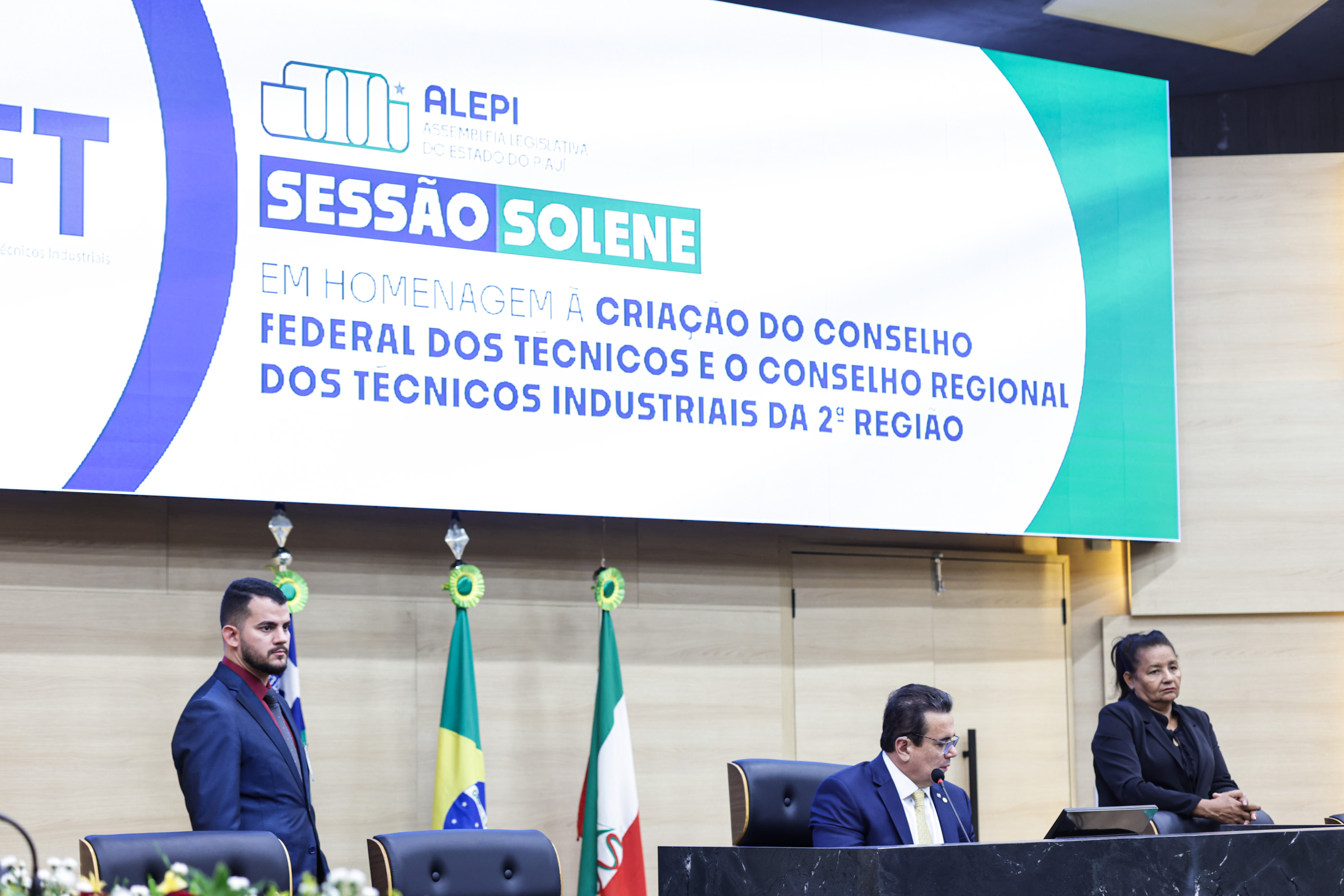 SESSÃO SOLENE  PELA CRIAÇÃO DO CONSELHO FEDERAL DOS TÉCNICOS E CONSELHO REGIONAL DOS TÉCNICOS INDUSTRIAIS DA 2A REGIÃO.jpg