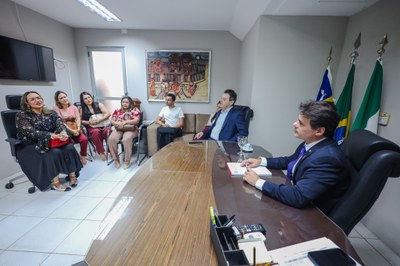 REUNIÃO COMISSÃO DOS CONCURSADOS DA ALEPI (1).jpg