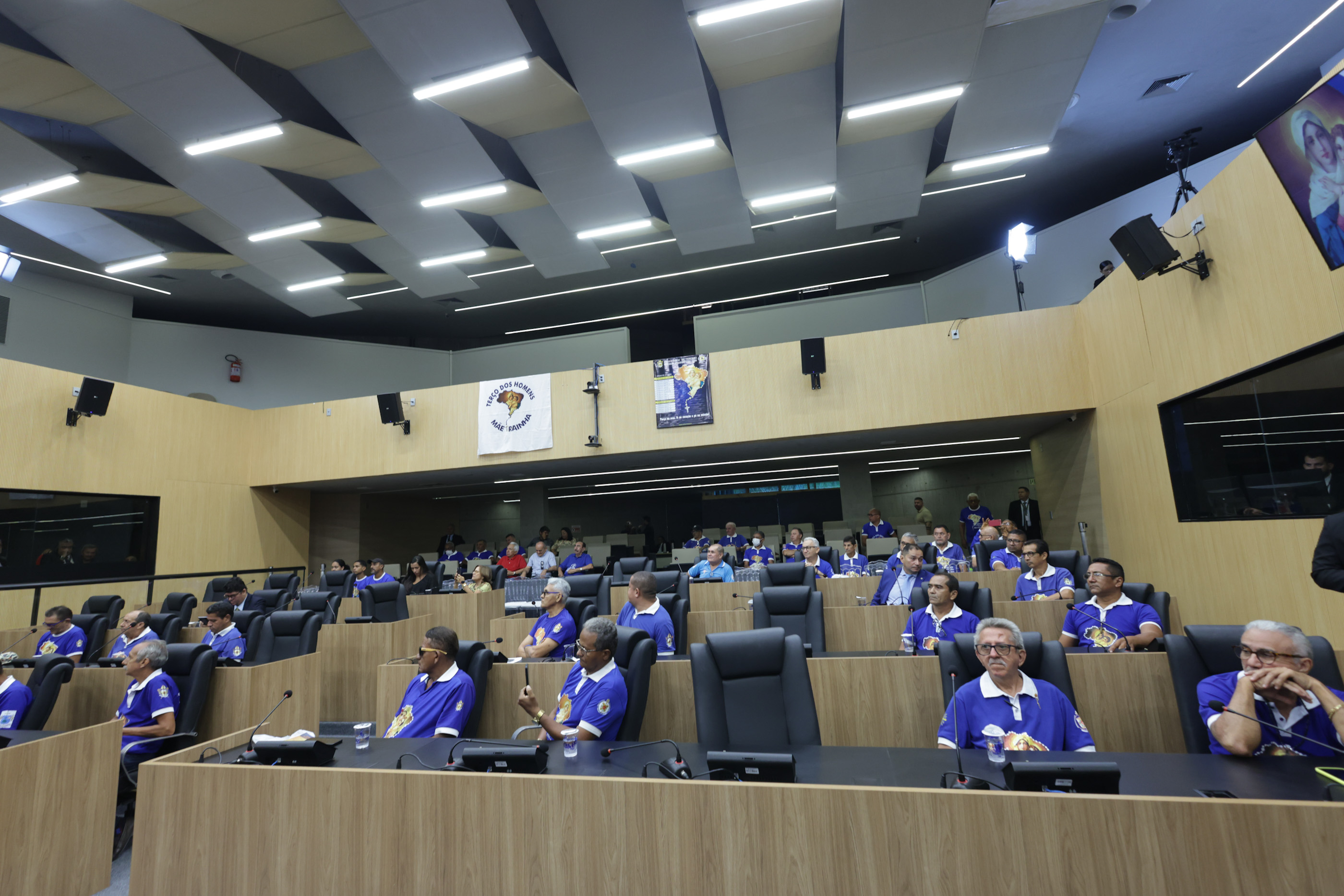 SESSÃO SOLENE PELO DIA ESTADUAL DO TERÇO DOS HOMENS MÃE RAINHA (5).jpg