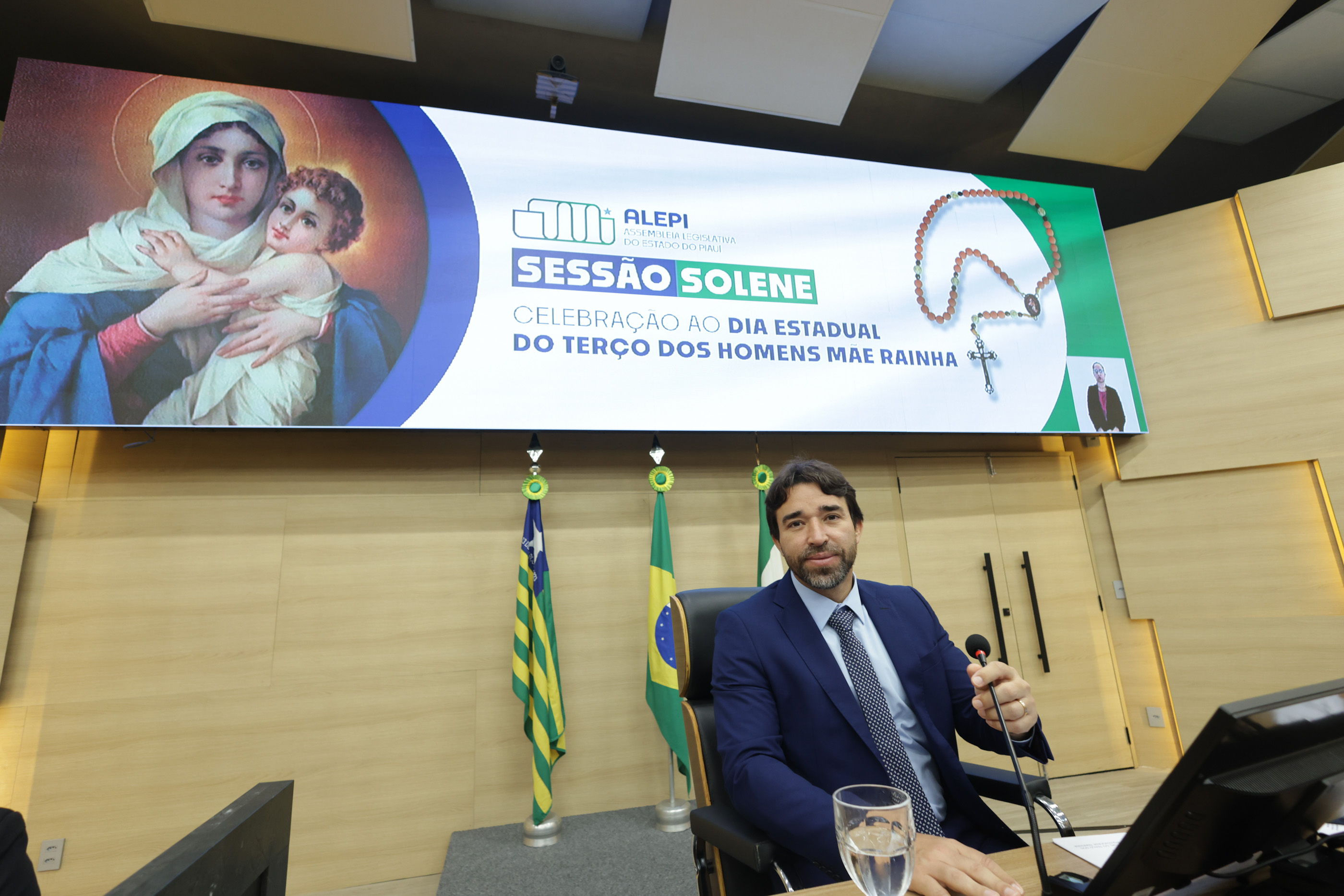 SESSÃO SOLENE PELO DIA ESTADUAL DO TERÇO DOS HOMENS MÃE RAINHA (7).jpg