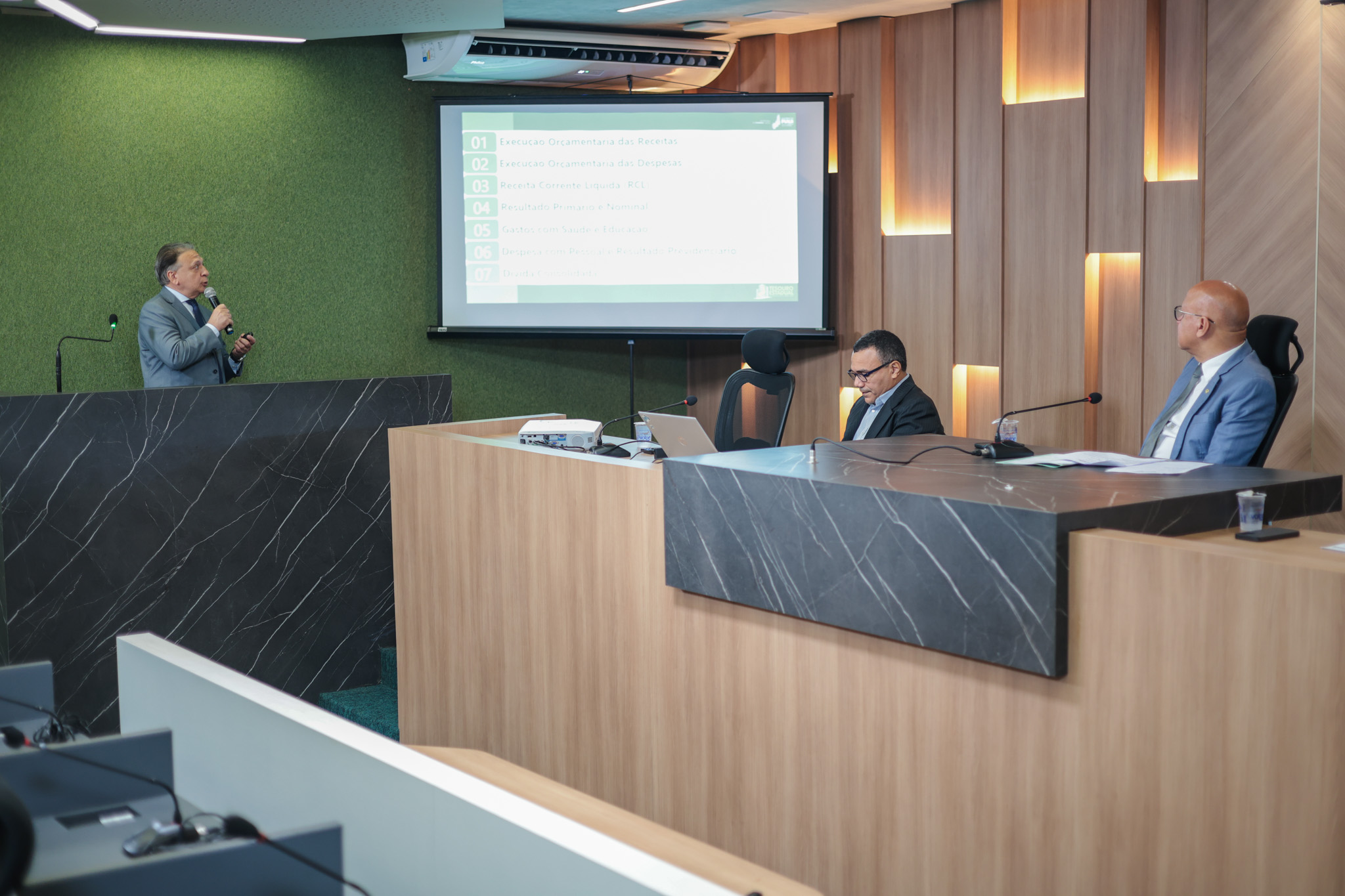 AUDIENCIA PÚBLICA COMISSÃO DE FINANÇAS APRESENTAÇÃO DO 2 QUADRIMESTRE (1).jpg