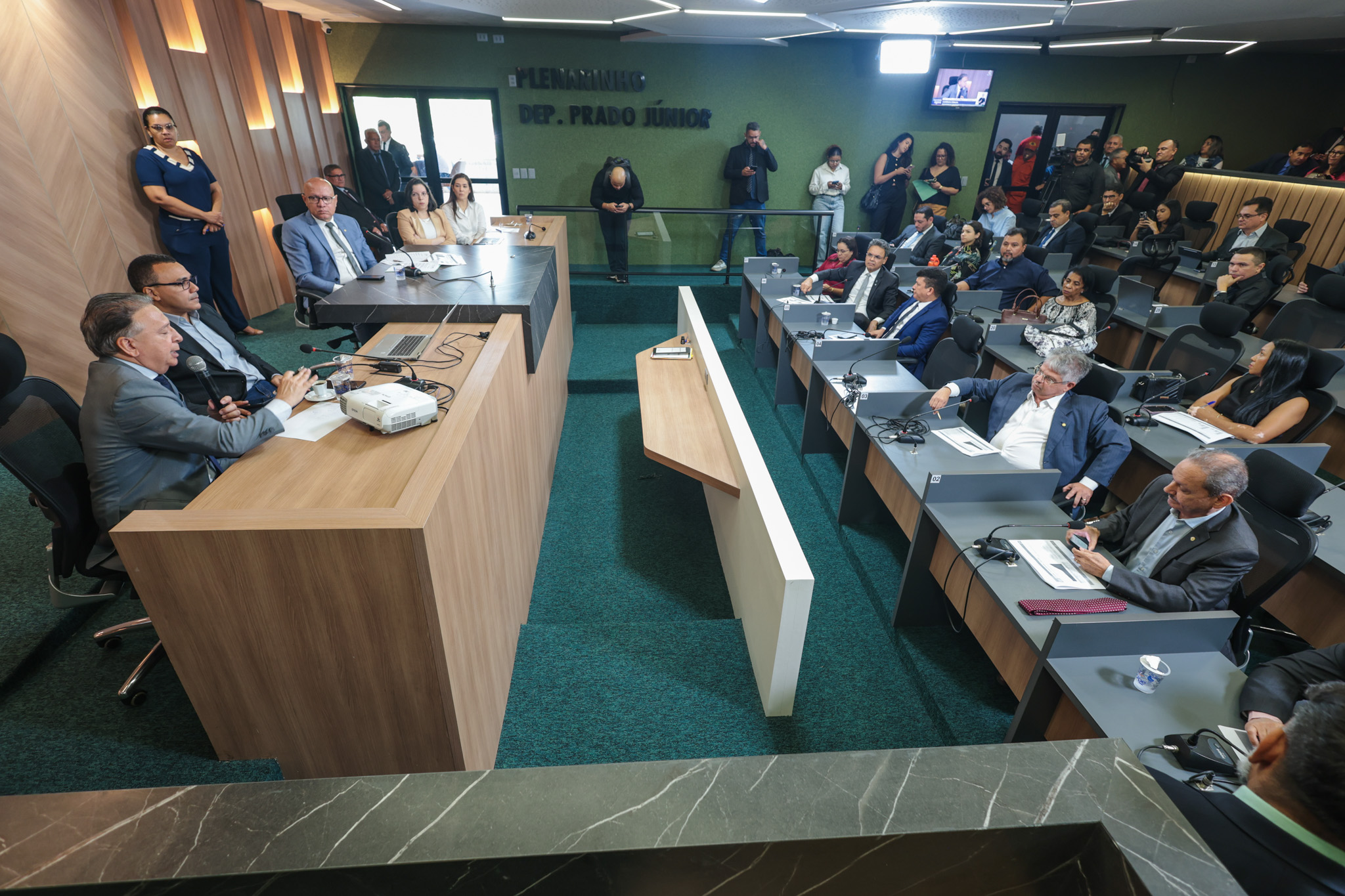 AUDIENCIA PÚBLICA COMISSÃO DE FINANÇAS APRESENTAÇÃO DO 2 QUADRIMESTRE (11).jpg