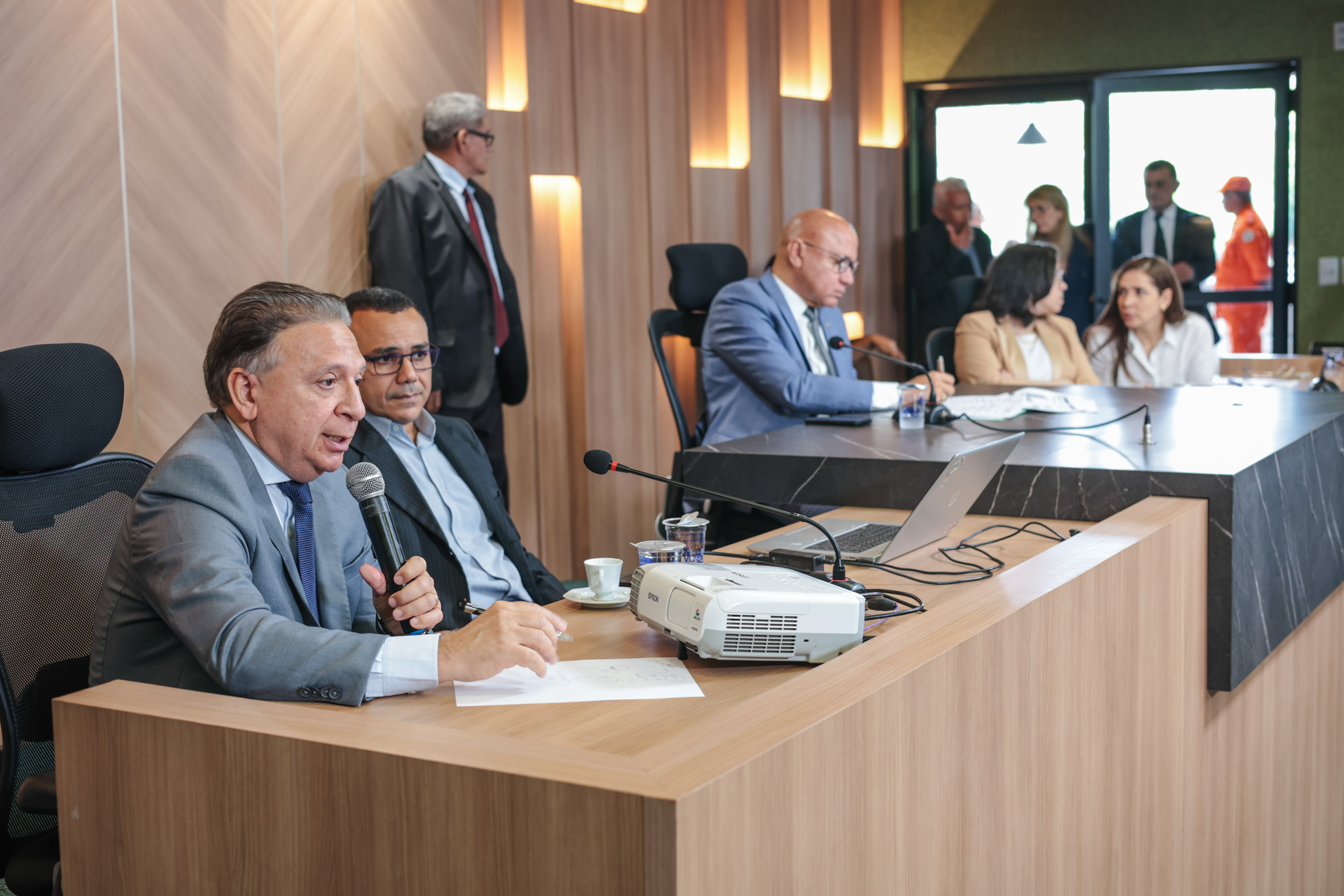 AUDIENCIA PÚBLICA COMISSÃO DE FINANÇAS APRESENTAÇÃO DO 2 QUADRIMESTRE (13).jpg