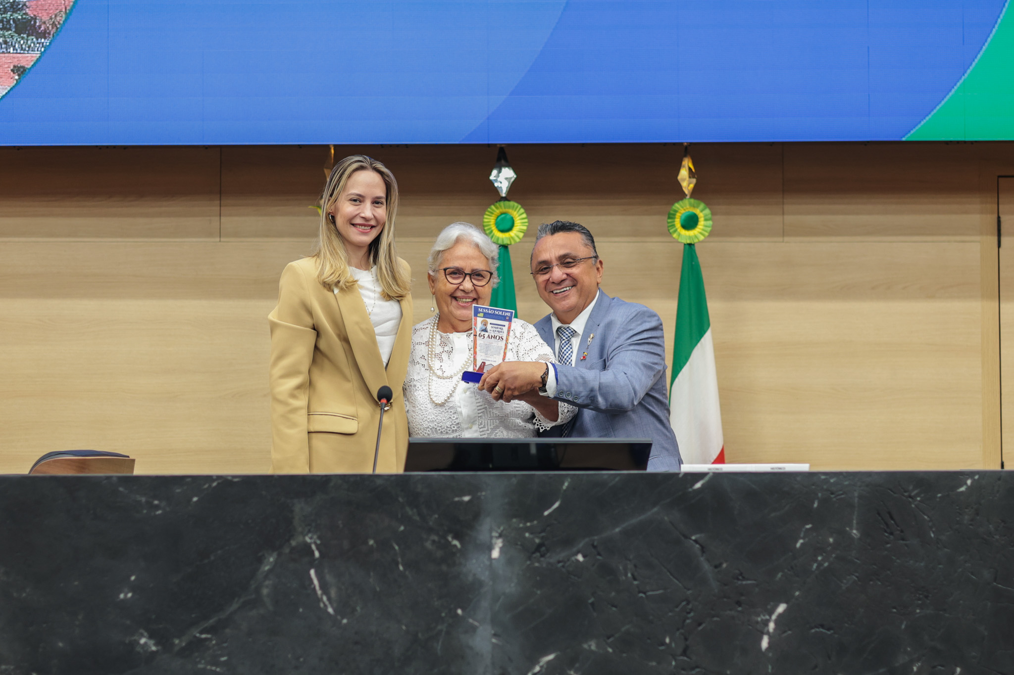 SESSÃO SOLENE DOS DOS 25 ANOS DA PAROQUIA DE LURDES (26).jpg