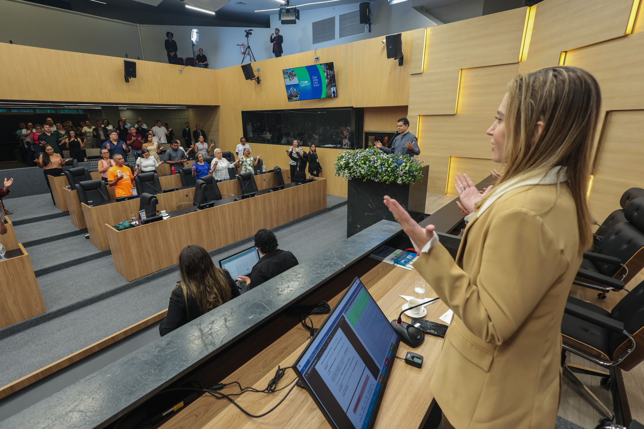 SESSÃO SOLENE DOS DOS 25 ANOS DA PAROQUIA DE LURDES (35).jpg