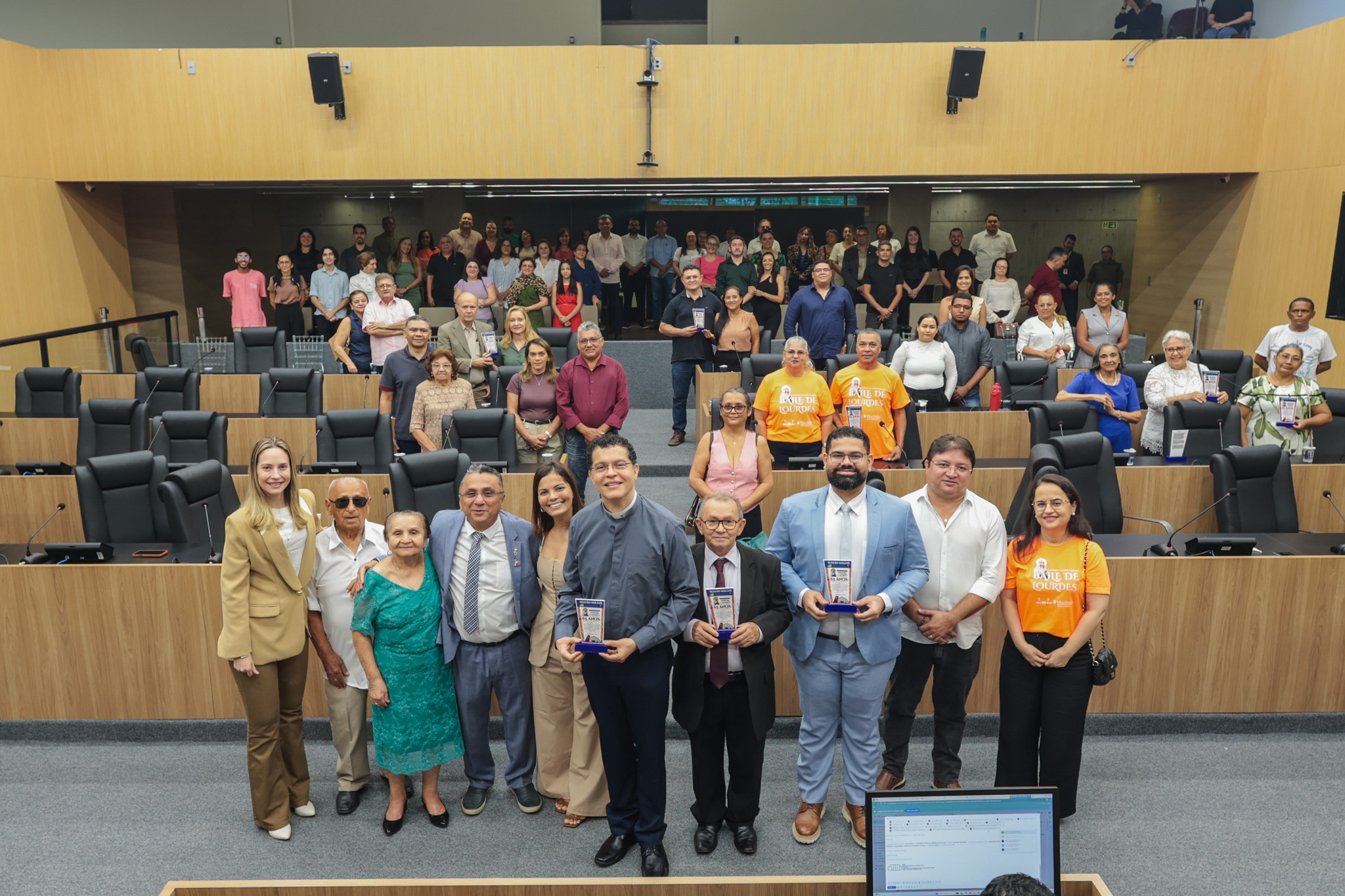 SESSÃO SOLENE DOS DOS 25 ANOS DA PAROQUIA DE LURDES (36).jpg