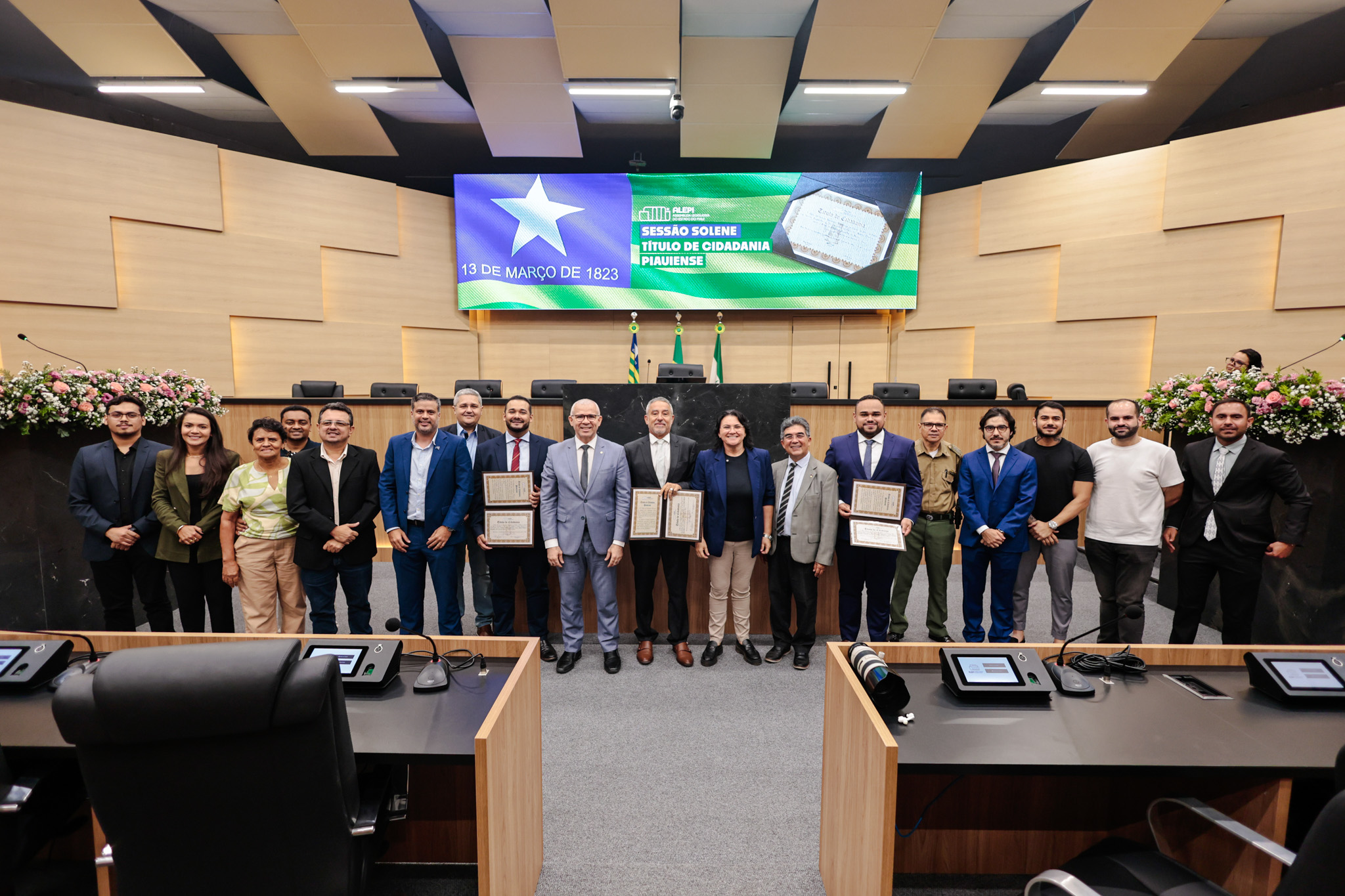 TÍTULO DE CIDADANIA PIAUÍENSE AOS EMPRESÁRIOS JADER DE OLIVEIRA, ALUÍZIO ALFREDO E THALYSON FERNANDES (16).jpg