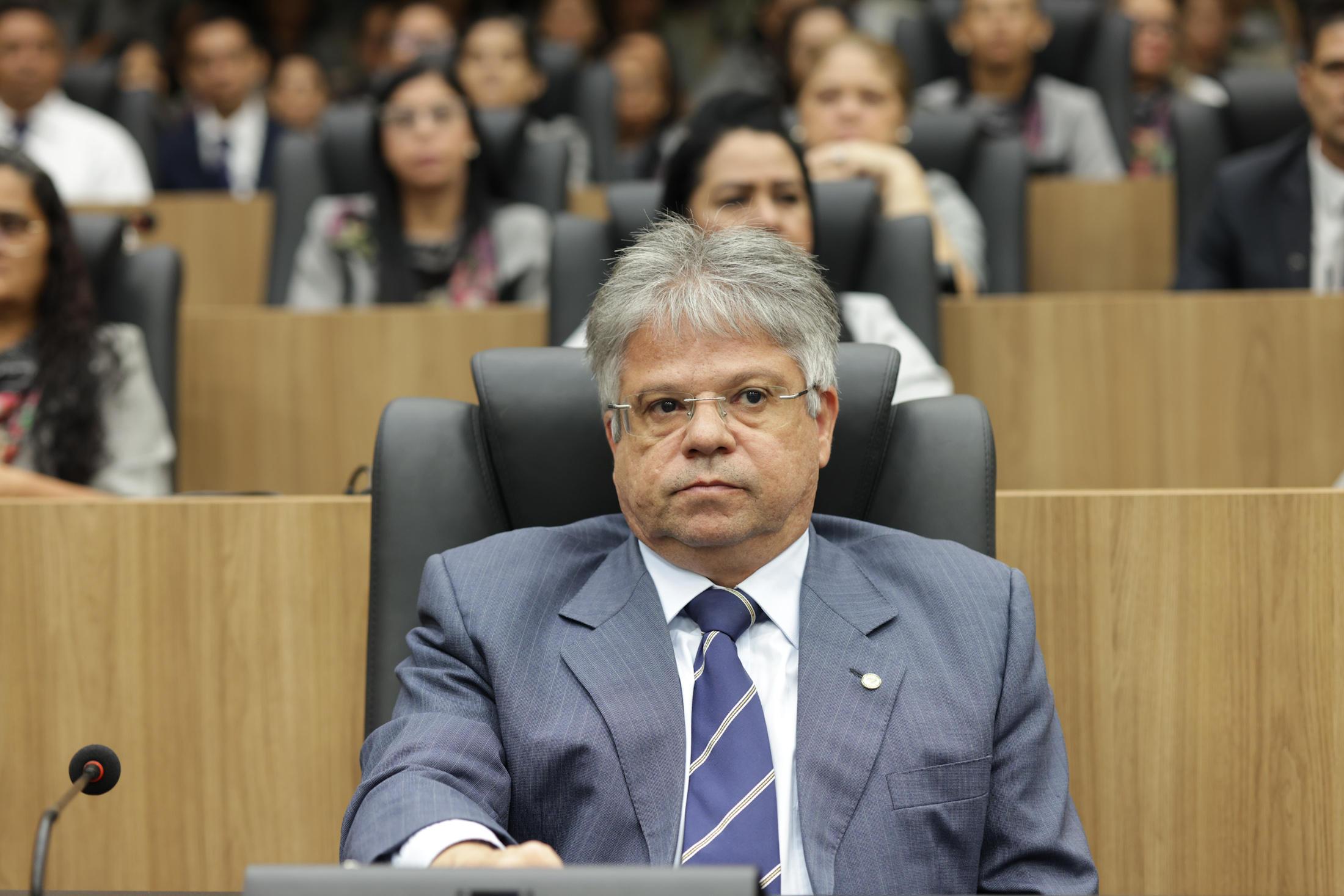 SESSÃO SOLENE PELO DIA DO OBREIRO UNIVERSAL E TÍTULO DE CIDADANIA AO BISPO HENRIQUE COSTA FABRÍCIO (11).jpg