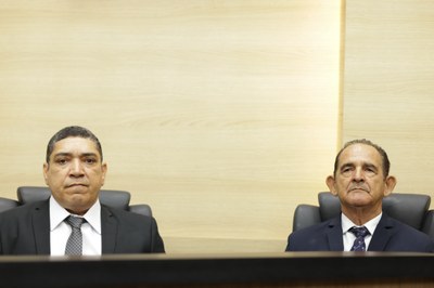 SESSÃO SOLENE PELO DIA DO OBREIRO UNIVERSAL E TÍTULO DE CIDADANIA AO BISPO HENRIQUE COSTA FABRÍCIO (12).jpg