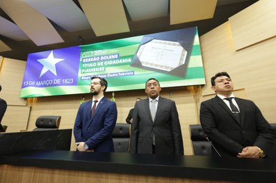 SESSÃO SOLENE PELO DIA DO OBREIRO UNIVERSAL E TÍTULO DE CIDADANIA AO BISPO HENRIQUE COSTA FABRÍCIO (21).jpg