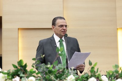 SESSÃO SOLENE PELO DIA DO OBREIRO UNIVERSAL E TÍTULO DE CIDADANIA AO BISPO HENRIQUE COSTA FABRÍCIO (27).jpg