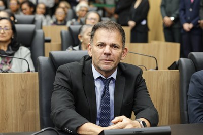 SESSÃO SOLENE PELO DIA DO OBREIRO UNIVERSAL E TÍTULO DE CIDADANIA AO BISPO HENRIQUE COSTA FABRÍCIO (3).jpg