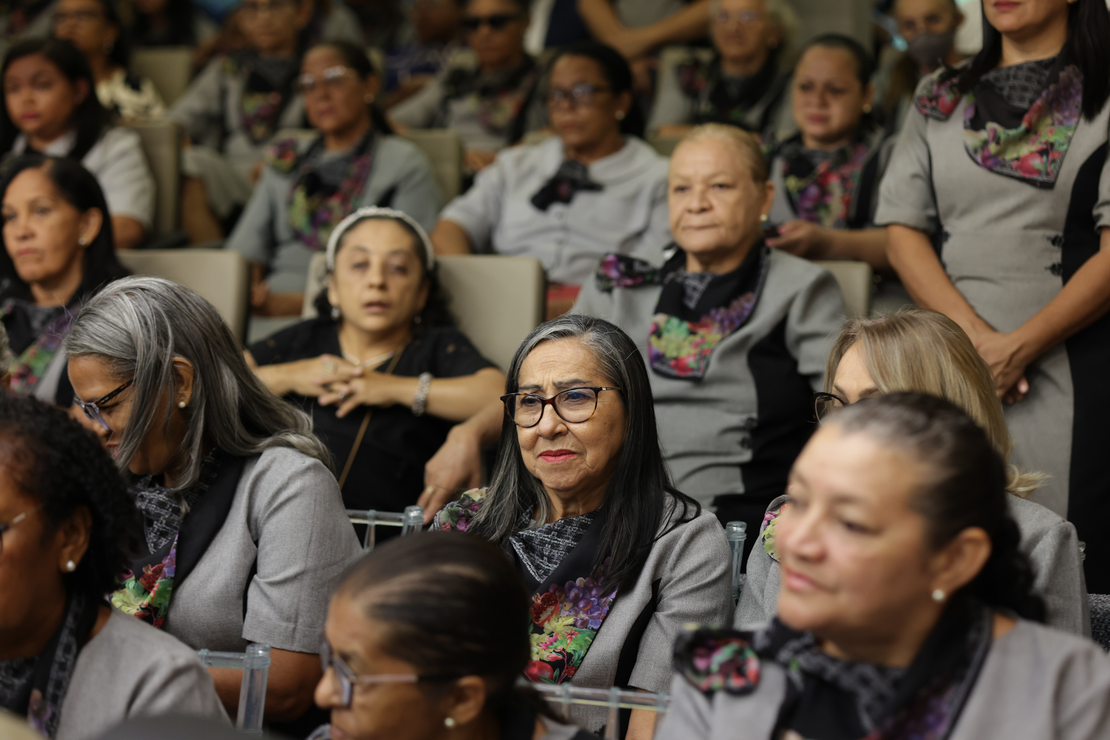 SESSÃO SOLENE PELO DIA DO OBREIRO UNIVERSAL E TÍTULO DE CIDADANIA AO BISPO HENRIQUE COSTA FABRÍCIO (32).jpg