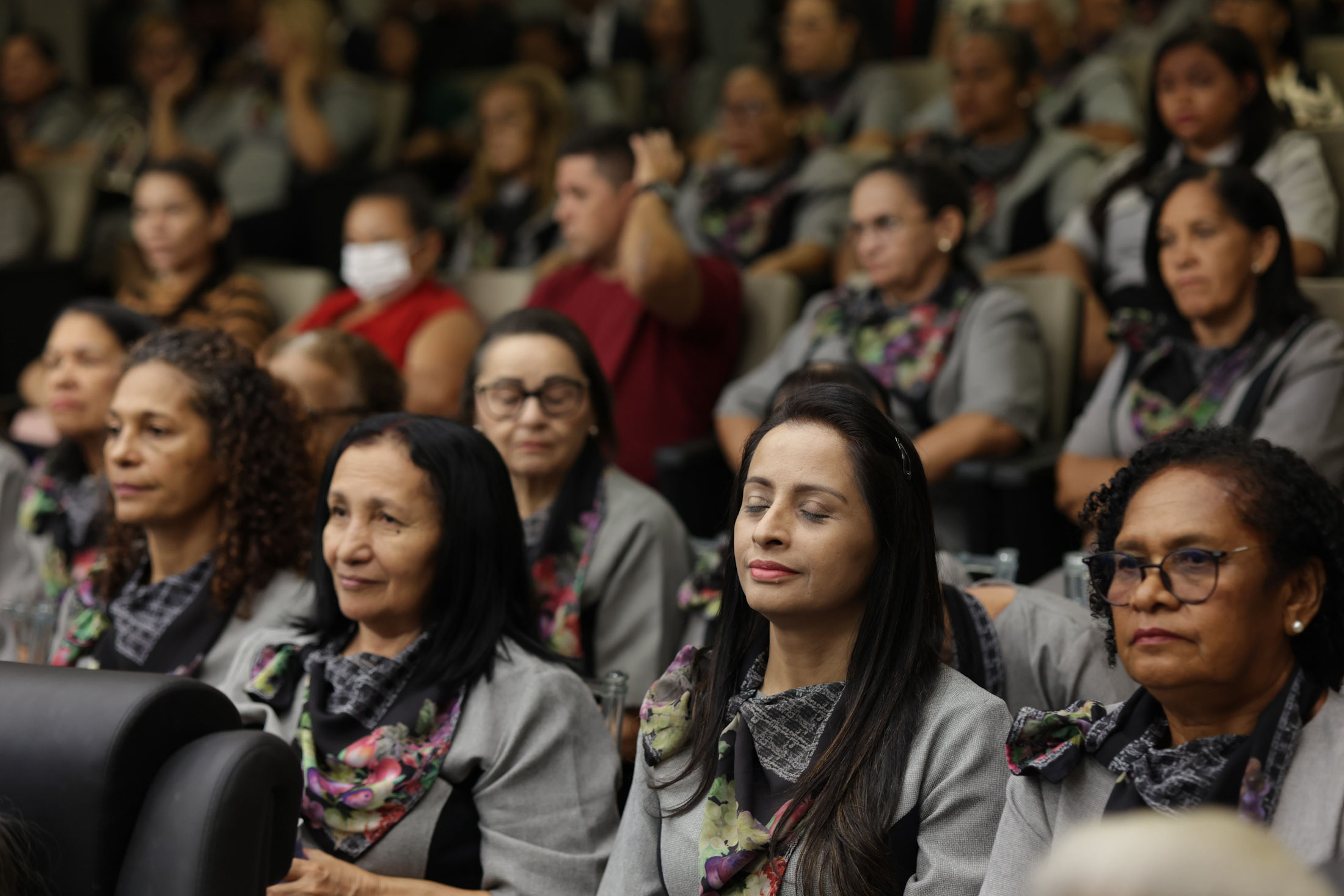 SESSÃO SOLENE PELO DIA DO OBREIRO UNIVERSAL E TÍTULO DE CIDADANIA AO BISPO HENRIQUE COSTA FABRÍCIO (34).jpg