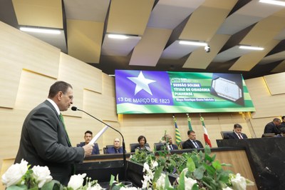 SESSÃO SOLENE PELO DIA DO OBREIRO UNIVERSAL E TÍTULO DE CIDADANIA AO BISPO HENRIQUE COSTA FABRÍCIO (38).jpg