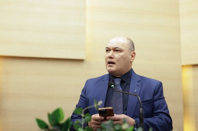 SESSÃO SOLENE PELO DIA DO OBREIRO UNIVERSAL E TÍTULO DE CIDADANIA AO BISPO HENRIQUE COSTA FABRÍCIO (43).jpg