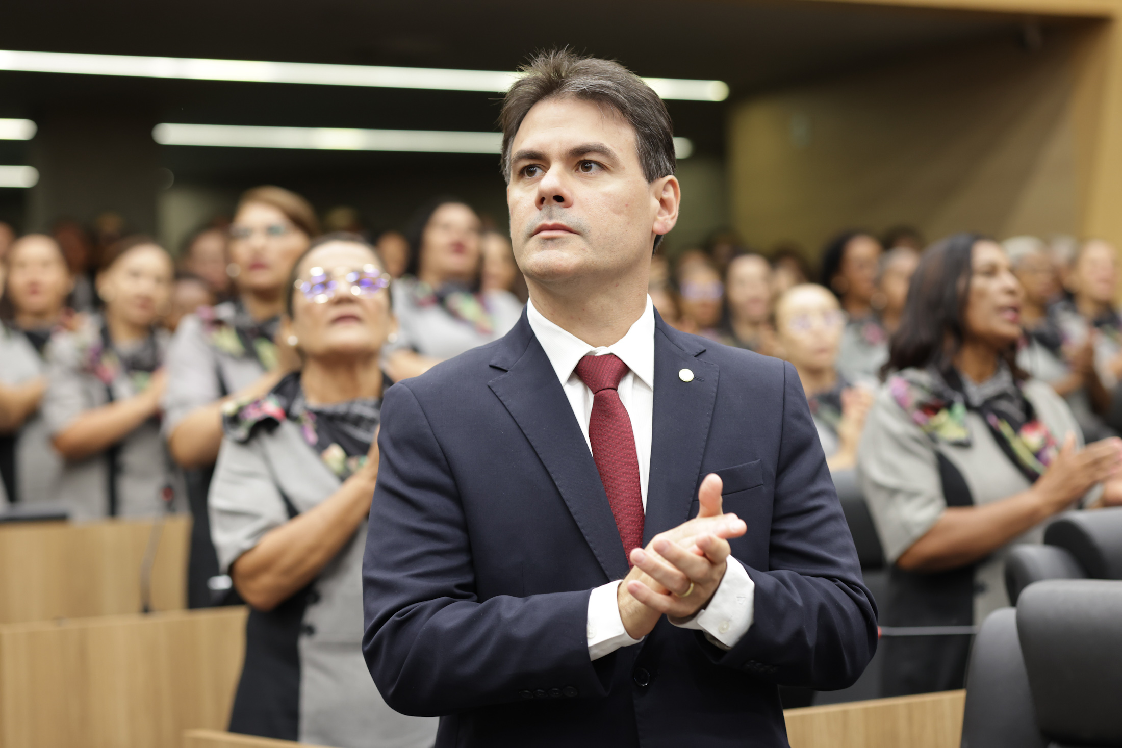 SESSÃO SOLENE PELO DIA DO OBREIRO UNIVERSAL E TÍTULO DE CIDADANIA AO BISPO HENRIQUE COSTA FABRÍCIO (45).jpg