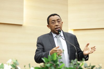 SESSÃO SOLENE PELO DIA DO OBREIRO UNIVERSAL E TÍTULO DE CIDADANIA AO BISPO HENRIQUE COSTA FABRÍCIO (47).jpg