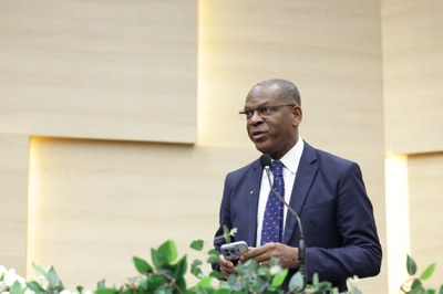 SESSÃO SOLENE PELO DIA DO OBREIRO UNIVERSAL E TÍTULO DE CIDADANIA AO BISPO HENRIQUE COSTA FABRÍCIO (50).jpg