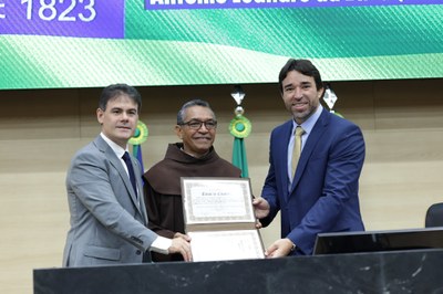 SESSÃO SOLENE TÍTULO DE CIDADANIA AO SR ANTÔNIO LEANDRO DA SILVA (11).jpg