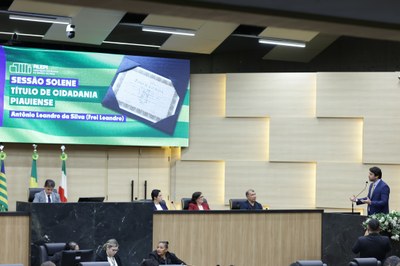 SESSÃO SOLENE TÍTULO DE CIDADANIA AO SR ANTÔNIO LEANDRO DA SILVA (13).jpg