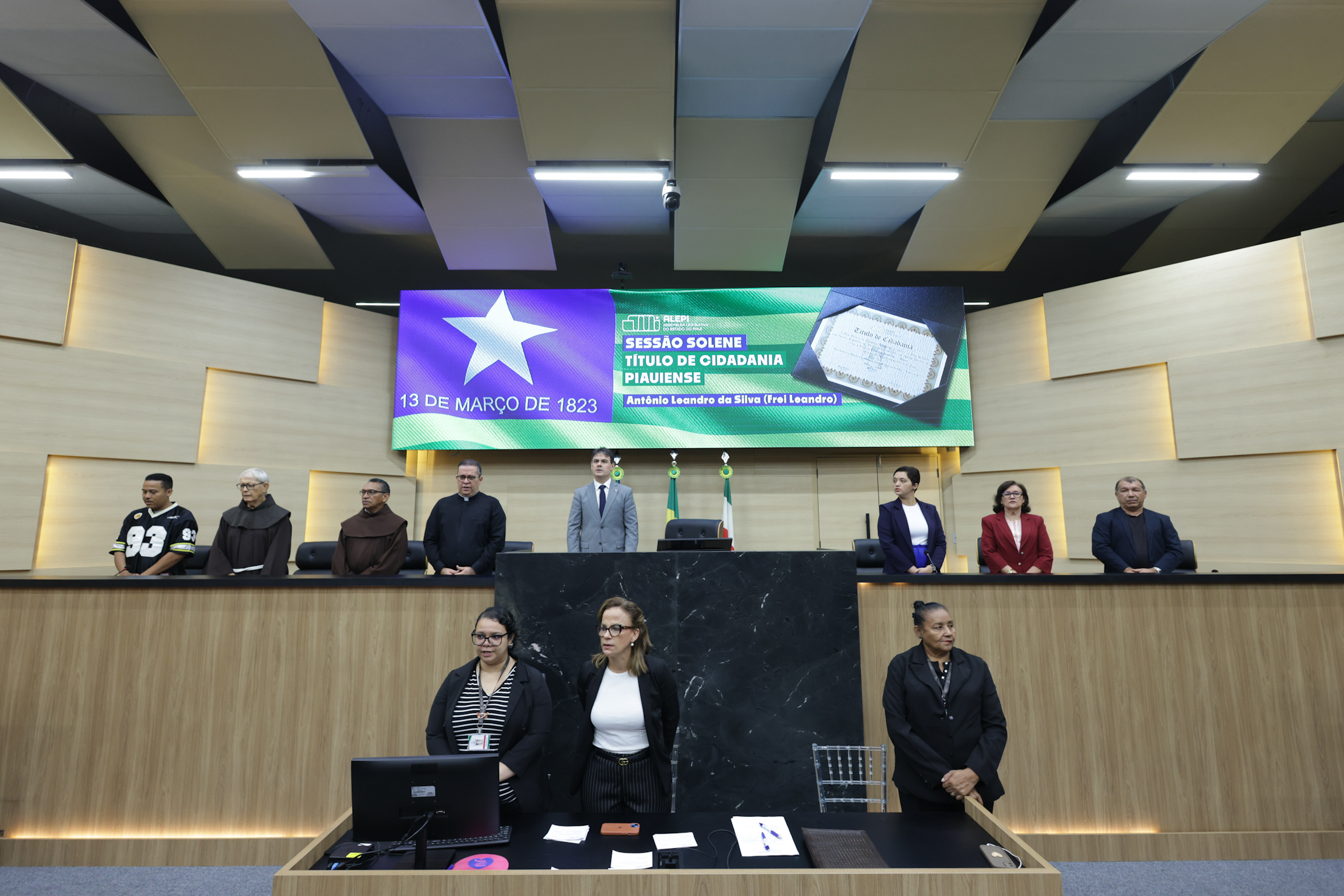 SESSÃO SOLENE TÍTULO DE CIDADANIA AO SR ANTÔNIO LEANDRO DA SILVA (32).jpg