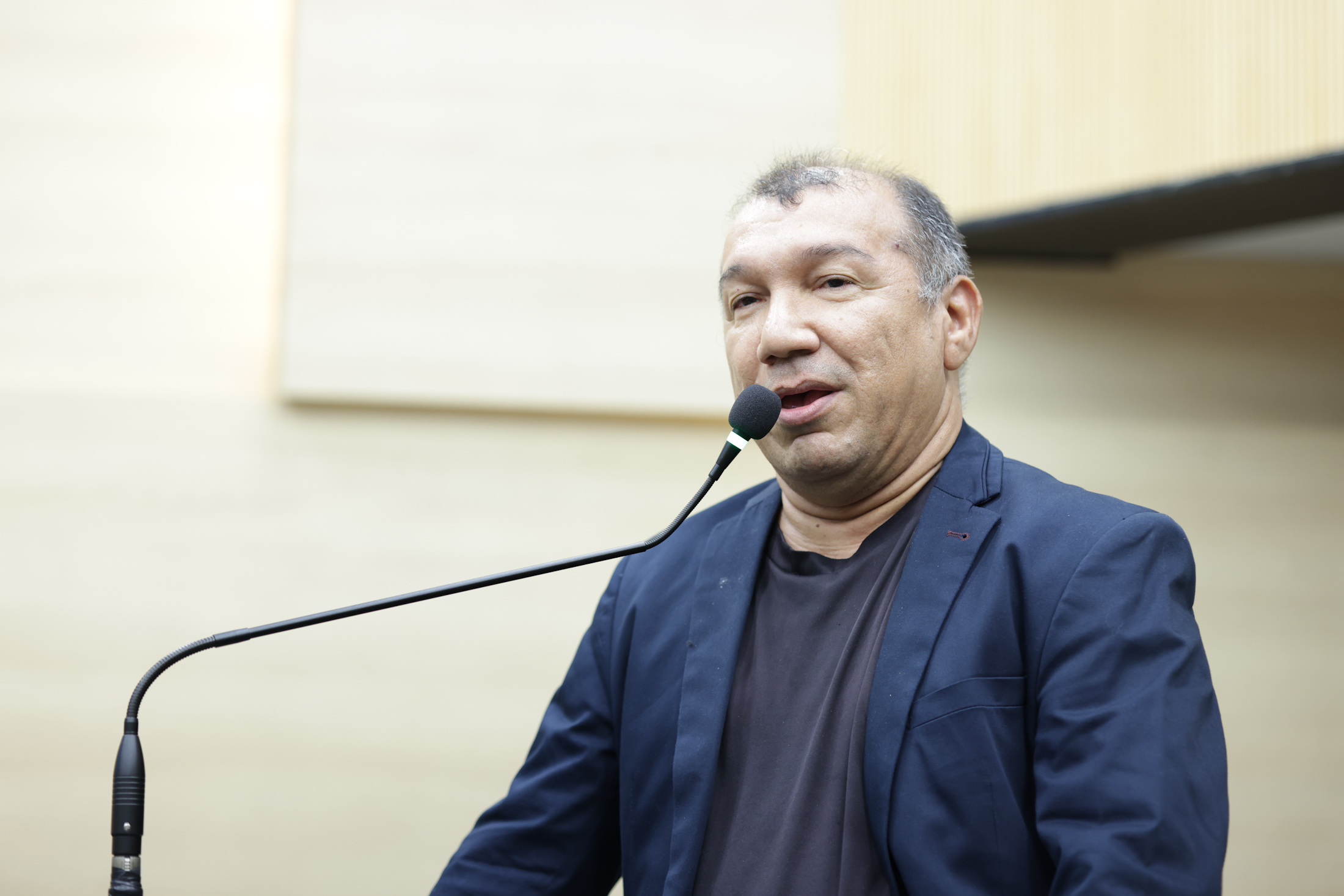 SESSÃO SOLENE TÍTULO DE CIDADANIA AO SR ANTÔNIO LEANDRO DA SILVA (8).jpg