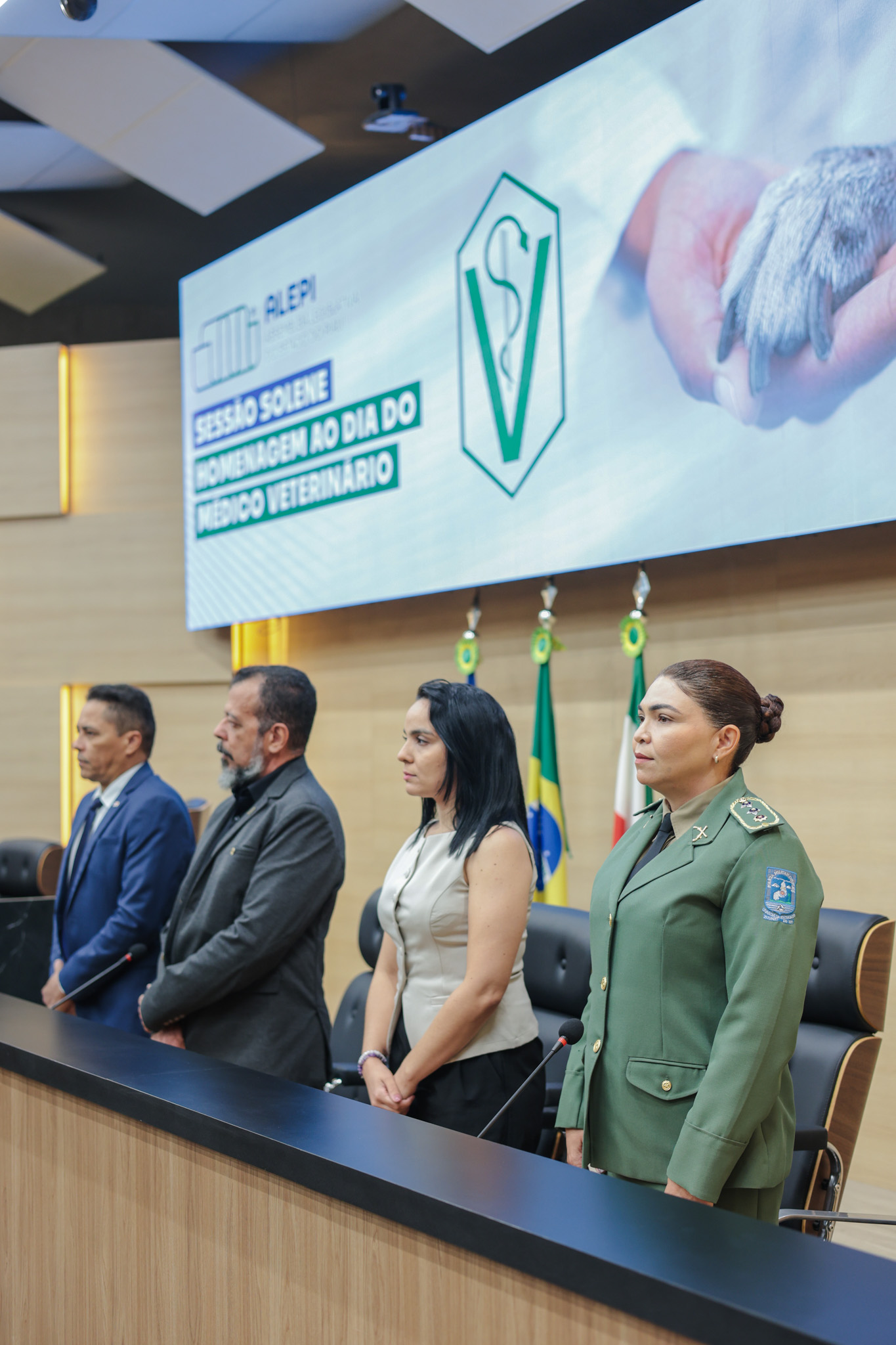 SESSÃO SOLENE DIA DO MÉDICO VETERINÁRIO (3).jpg