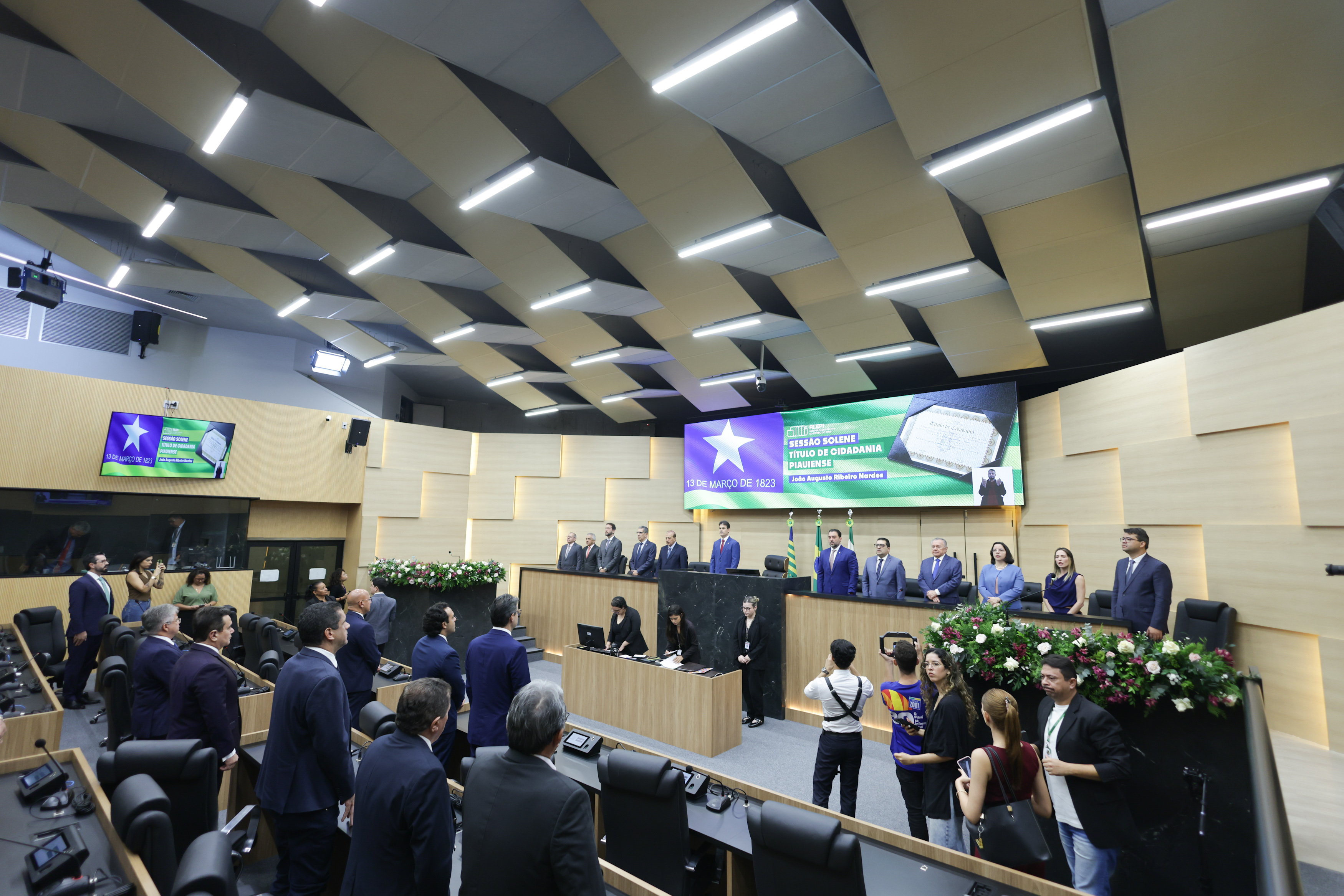 SESSÃO SOLENE TÍTULO DE CIDADANIA AO MINISTRO DO TCU JOÃO AUGUSTO RIBEIRO NARDES (10).jpg