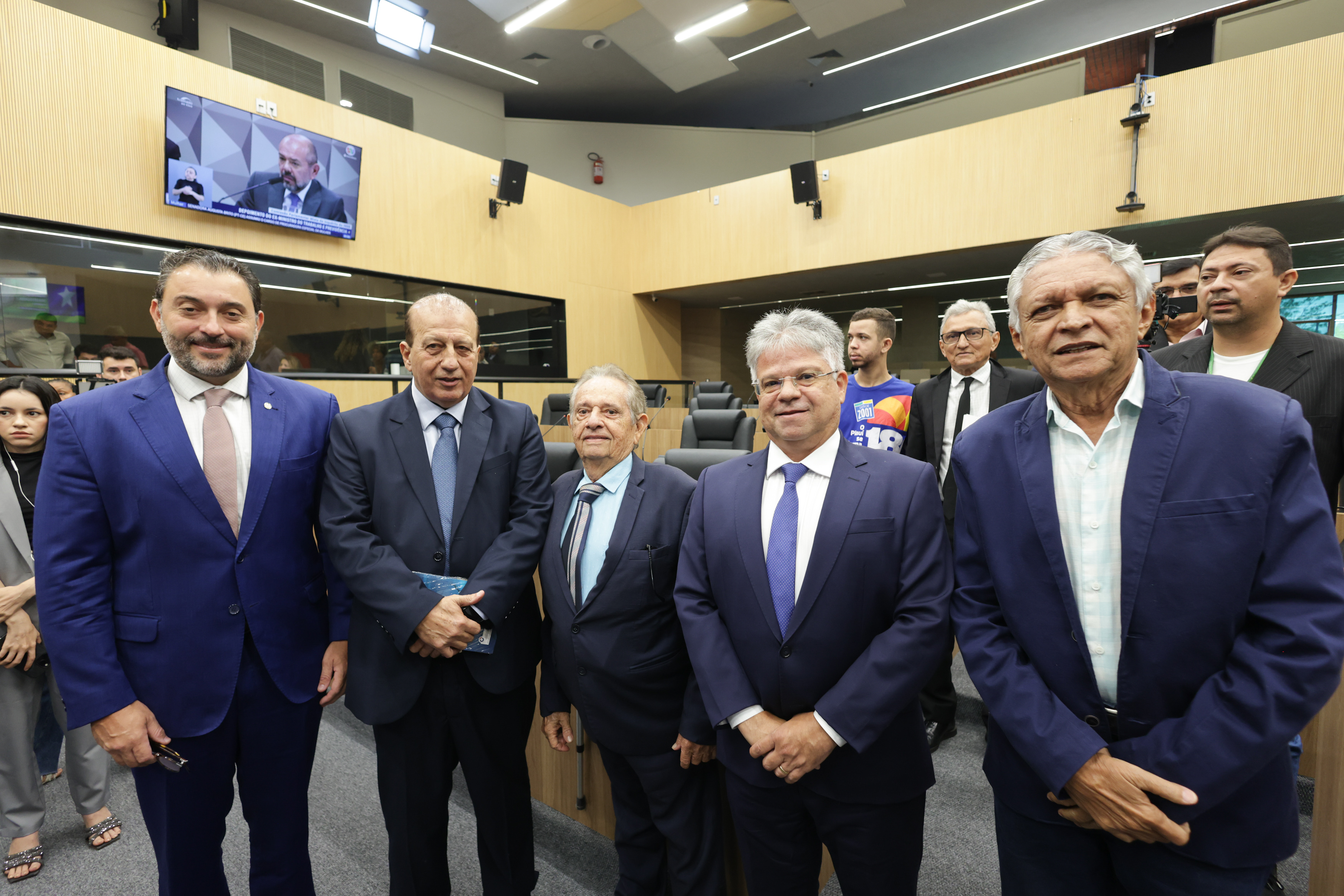 SESSÃO SOLENE TÍTULO DE CIDADANIA AO MINISTRO DO TCU JOÃO AUGUSTO RIBEIRO NARDES (42).jpg