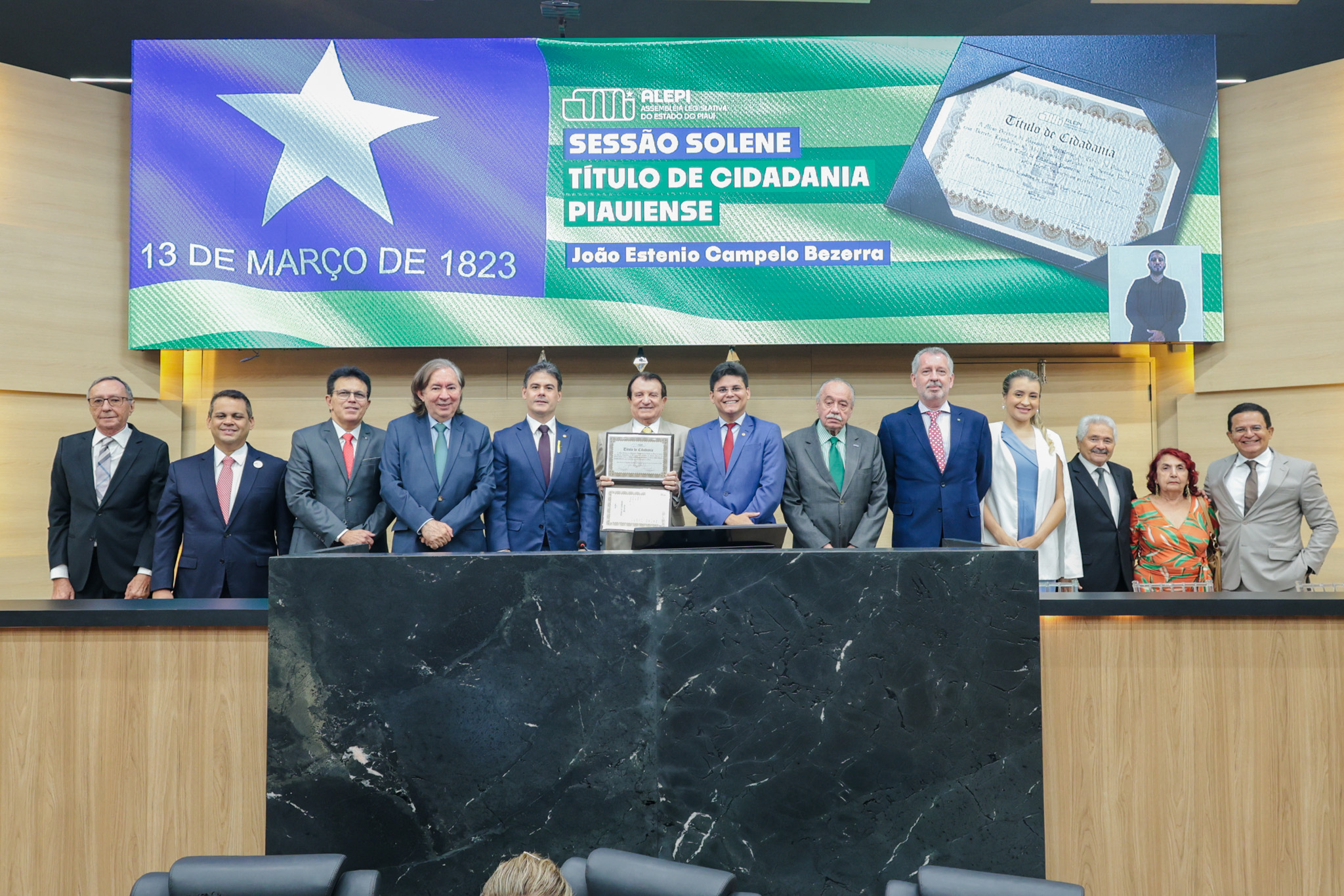 TITULO DE CIDADANIA AO SR JOÃO ESTENIO (3).jpg
