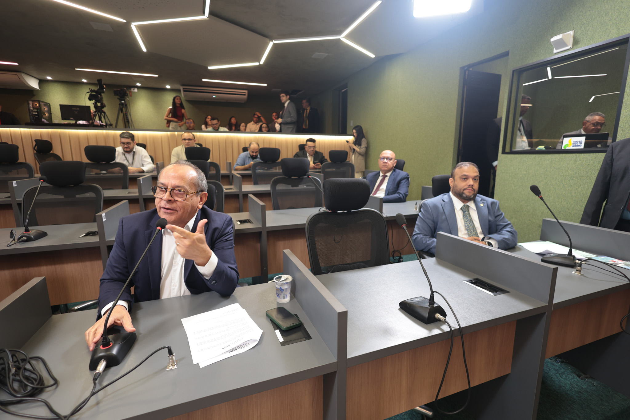 REUNIÃO DAS COMISSÕES DE FINANÇAS E ADMINISTRAÇÃO (2).jpg