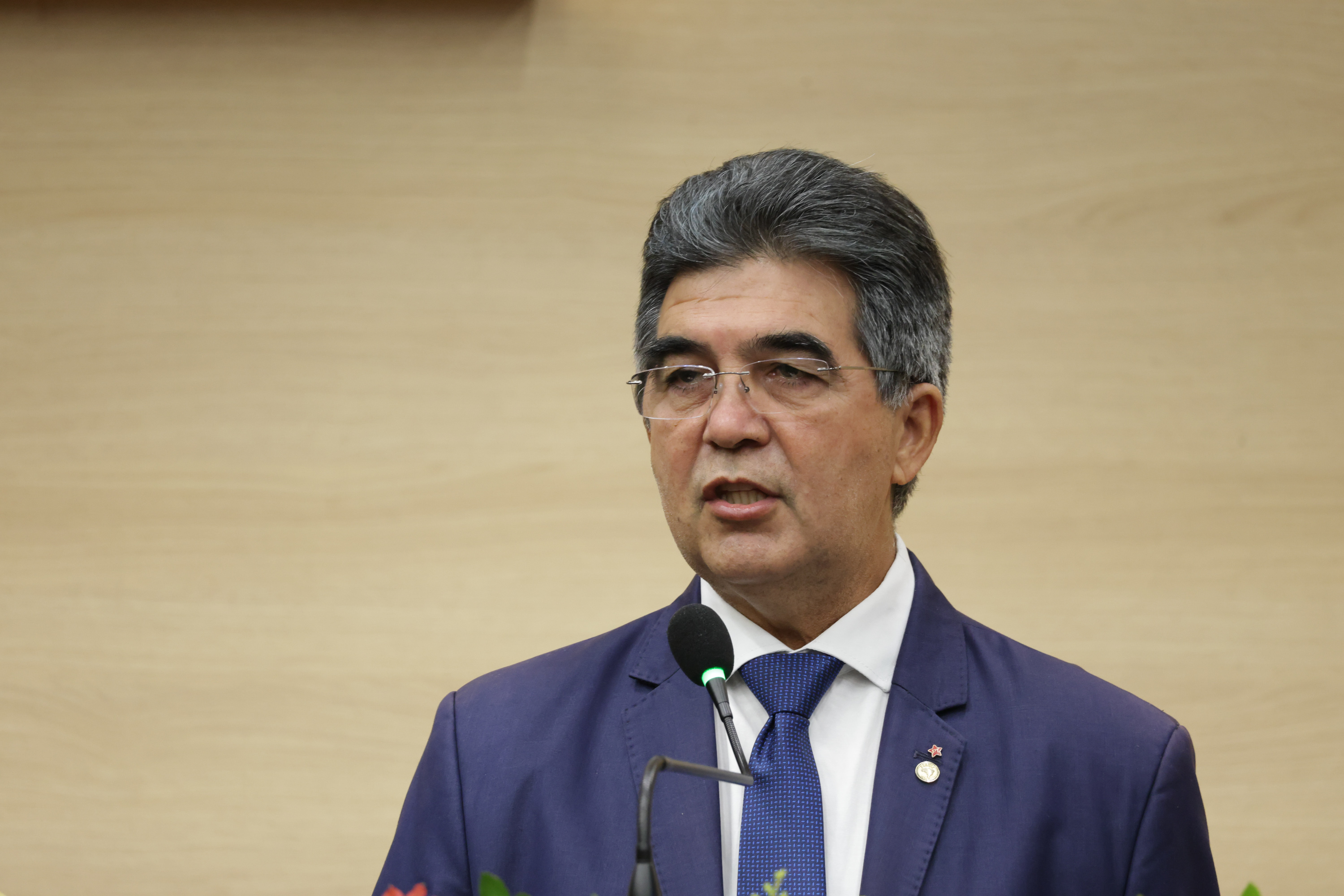 SESSÃO SOLENE EM HOMENAGEM AOS ENVOLVIDOS NA FEIRA DA LITERATURA PIAUIENSE FELIPI (14).jpg